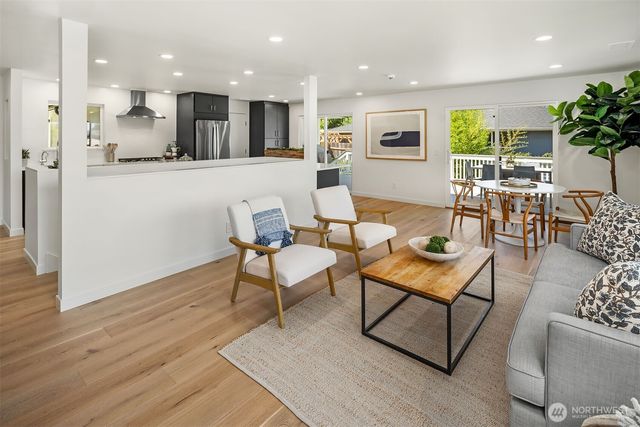 4102 96th Avenue SE, Mercer Island, WA 98040