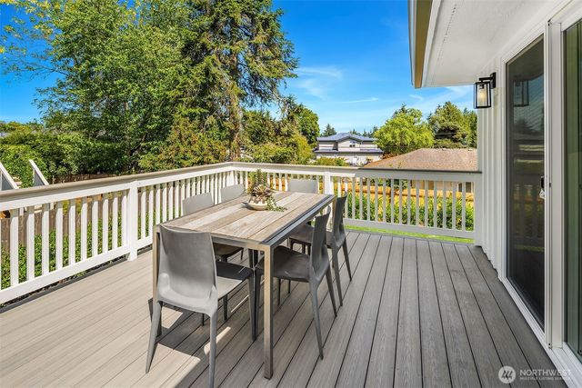 4102 96th Avenue SE, Mercer Island, WA 98040