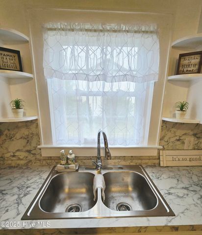 607 E 9th Street, Scotland Neck, NC 27874