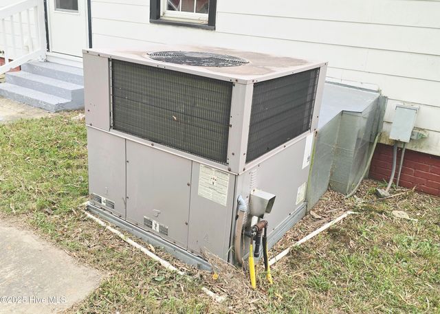 607 E 9th Street, Scotland Neck, NC 27874