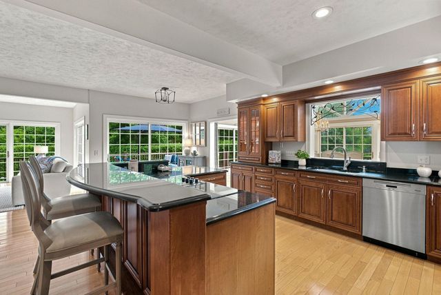 3 Burleigh Terrace, Bedford, NH 03110