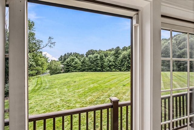 3 Burleigh Terrace, Bedford, NH 03110