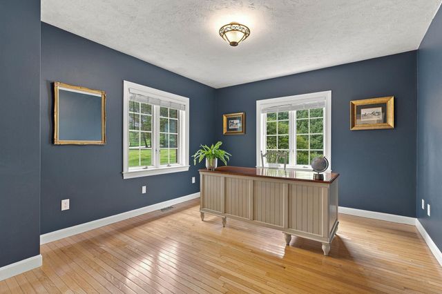 3 Burleigh Terrace, Bedford, NH 03110