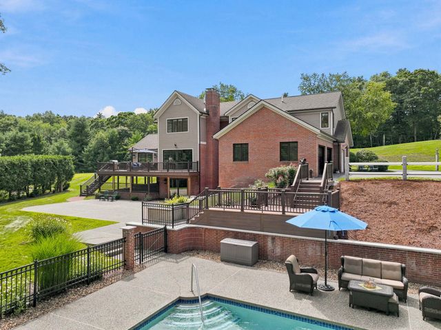 3 Burleigh Terrace, Bedford, NH 03110
