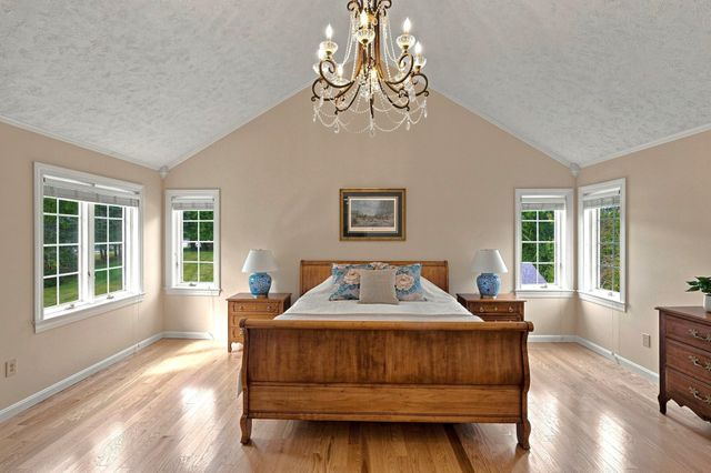 3 Burleigh Terrace, Bedford, NH 03110