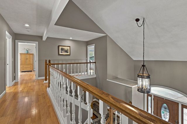3 Burleigh Terrace, Bedford, NH 03110