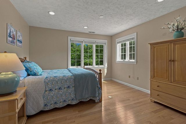 3 Burleigh Terrace, Bedford, NH 03110