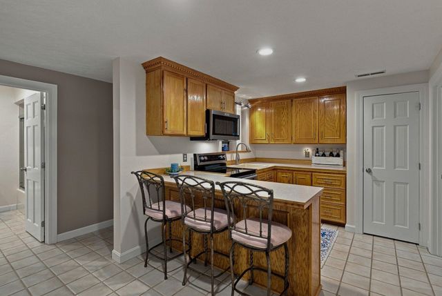 3 Burleigh Terrace, Bedford, NH 03110