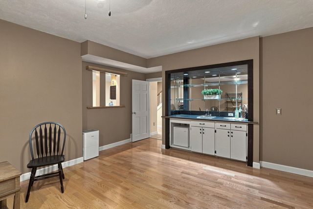 3 Burleigh Terrace, Bedford, NH 03110