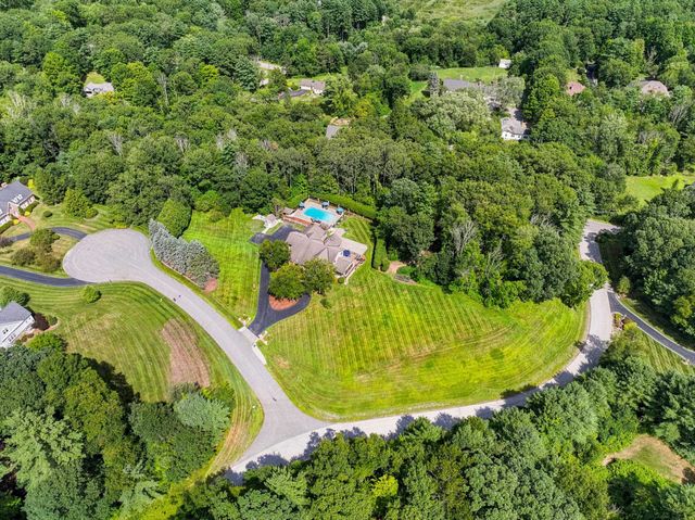 3 Burleigh Terrace, Bedford, NH 03110