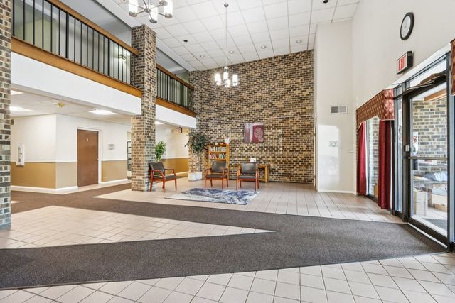 1463 Mercury Drive 309, Schaumburg, IL 60193