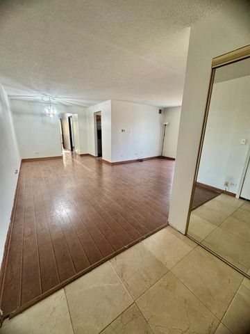 1463 Mercury Drive 309, Schaumburg, IL 60193