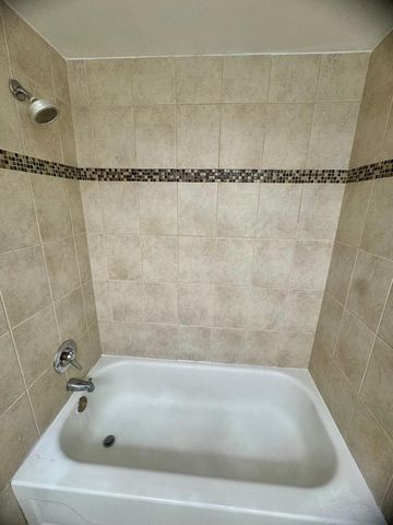 1463 Mercury Drive 309, Schaumburg, IL 60193