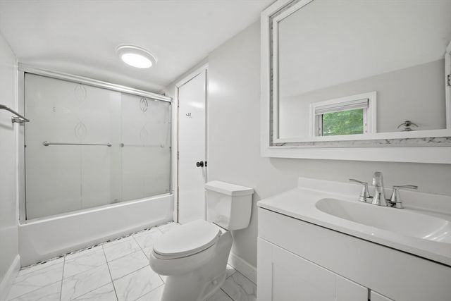 239 W Main St, Westborough, MA 01581