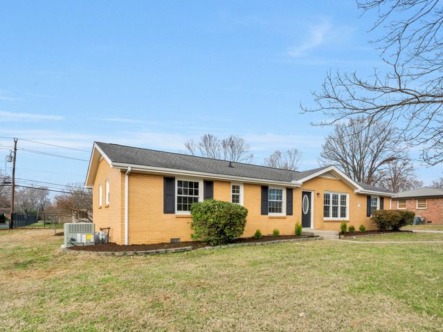 204 Kingswood Dr, Clarksville, TN 37043