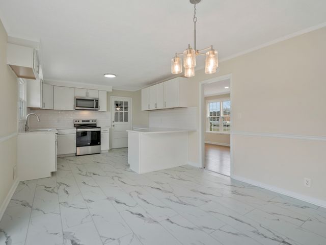 204 Kingswood Dr, Clarksville, TN 37043