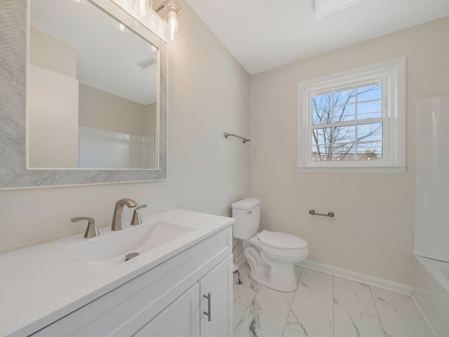 204 Kingswood Dr, Clarksville, TN 37043