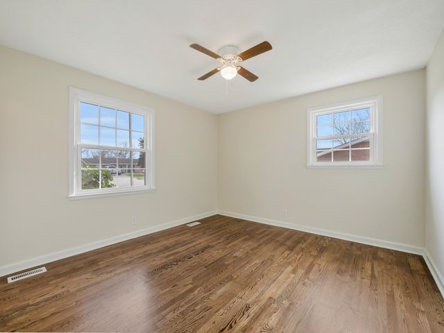 204 Kingswood Dr, Clarksville, TN 37043