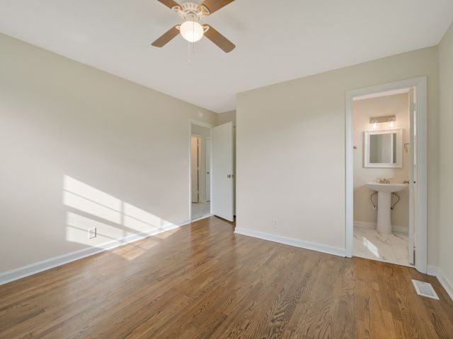 204 Kingswood Dr, Clarksville, TN 37043