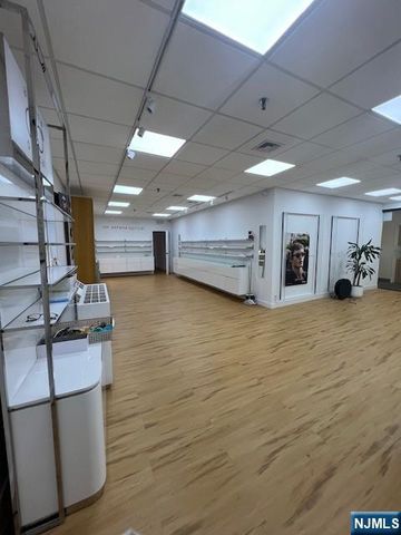 2033 Lemoine Avenue 2, Fort Lee, NJ 07024