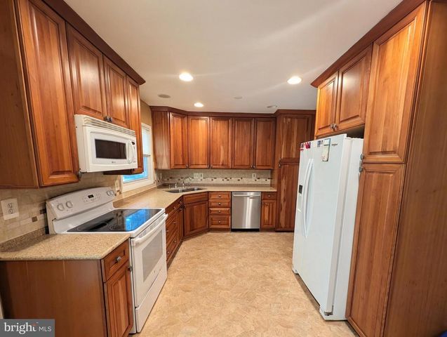 6416 ALBEMARLE ST, Warrenton, VA 20187