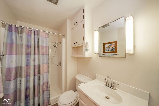 1615 E 44th Street, Anderson, IN 46013