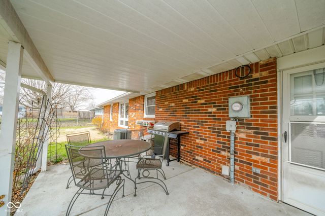 1615 E 44th Street, Anderson, IN 46013