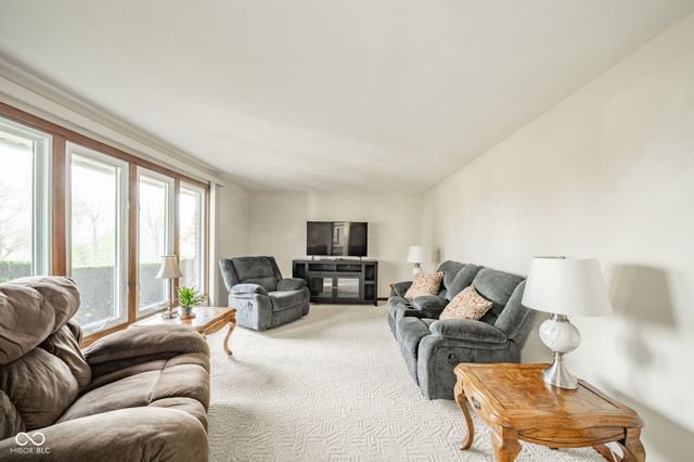 1615 E 44th Street, Anderson, IN 46013