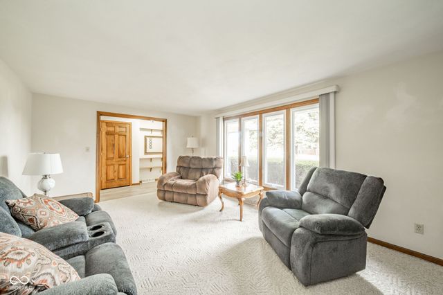 1615 E 44th Street, Anderson, IN 46013