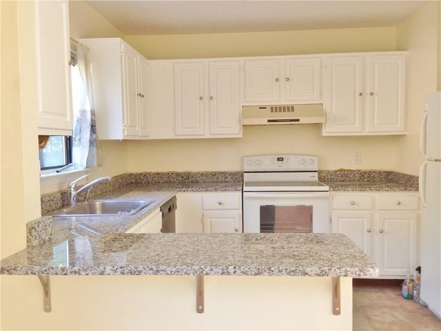 60 Lawn Avenue 24, Stamford, CT 06902