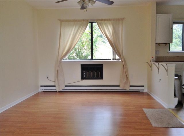 60 Lawn Avenue 24, Stamford, CT 06902