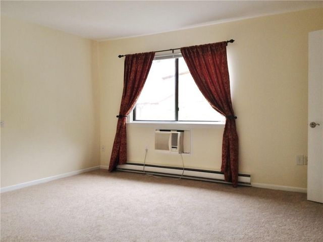 60 Lawn Avenue 24, Stamford, CT 06902