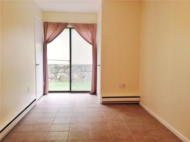 60 Lawn Avenue 24, Stamford, CT 06902