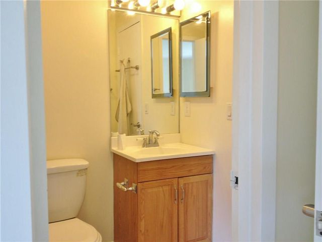 60 Lawn Avenue 24, Stamford, CT 06902