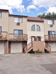 60 Lawn Avenue 24, Stamford, CT 06902