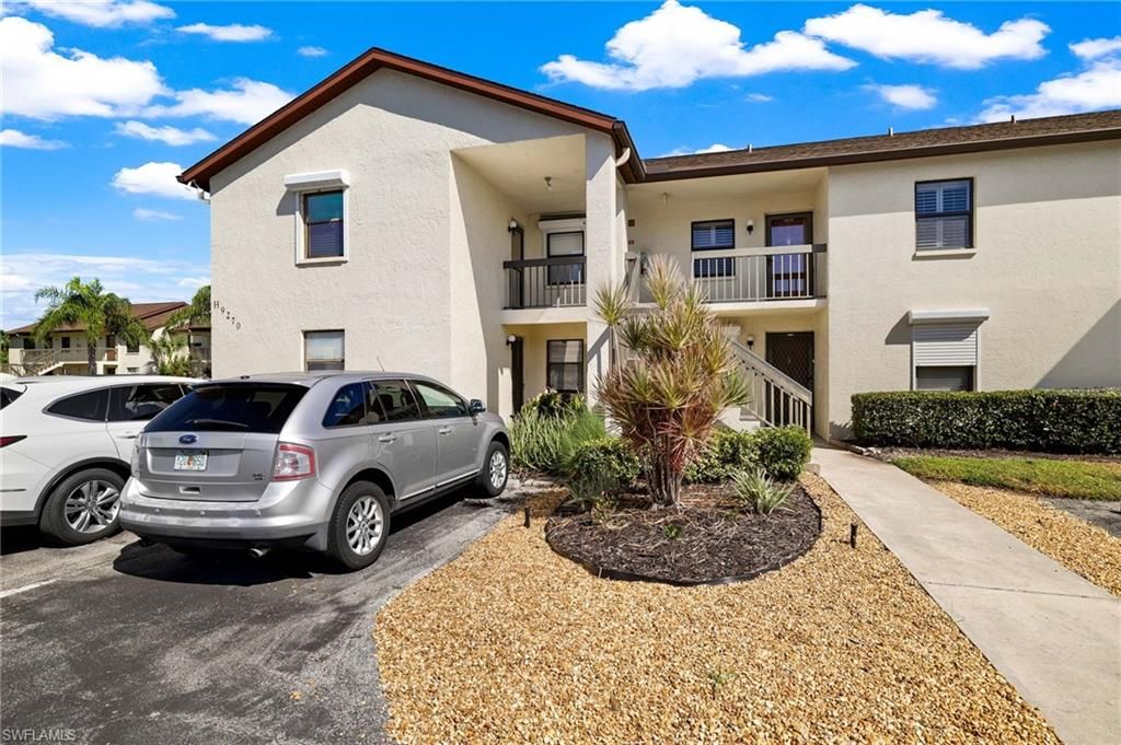 9270 Lake Park DR 101, FORT MYERS, FL 33919 — exterior
