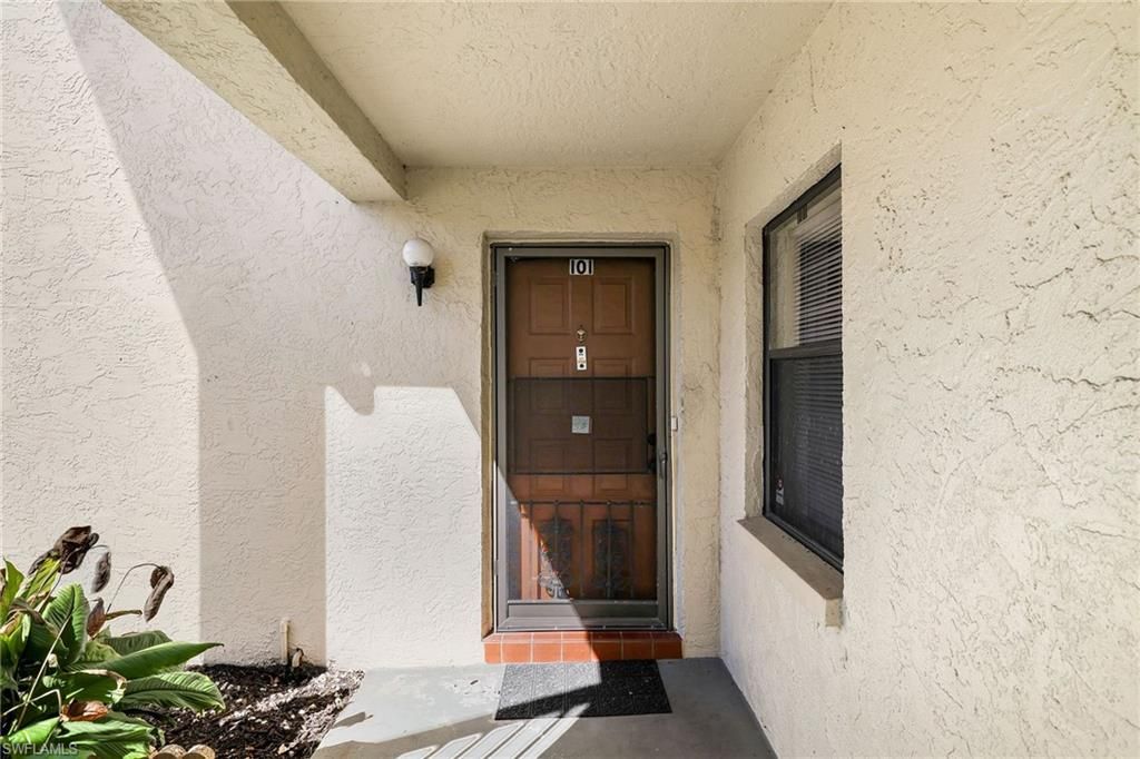 9270 Lake Park DR 101, FORT MYERS, FL 33919 — photo 2