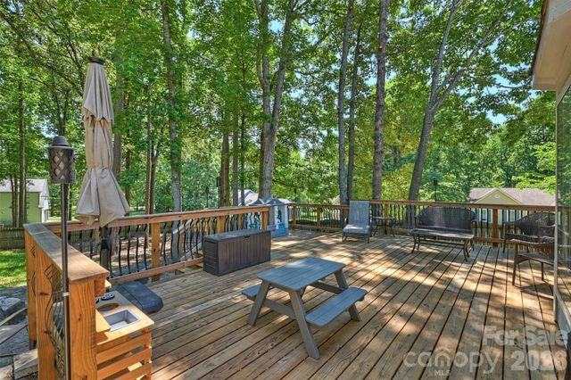 6000 Burnt Mill Run, Matthews, NC 28104