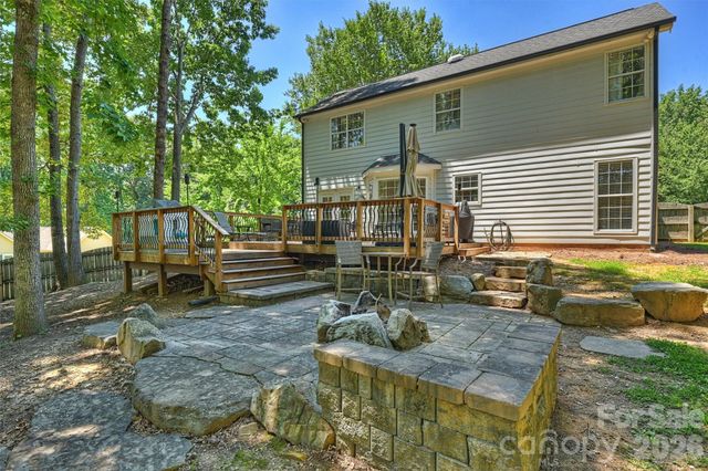 6000 Burnt Mill Run, Matthews, NC 28104
