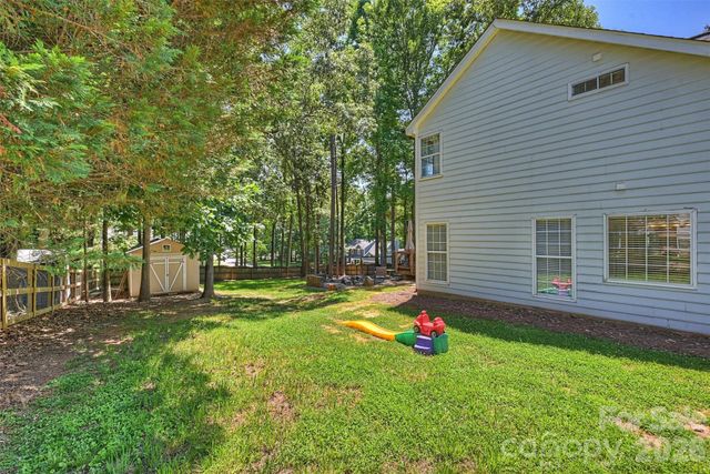 6000 Burnt Mill Run, Matthews, NC 28104