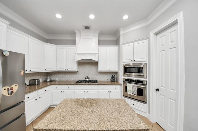 9303 Georgetown Glen Circle, Cypress, TX 77433
