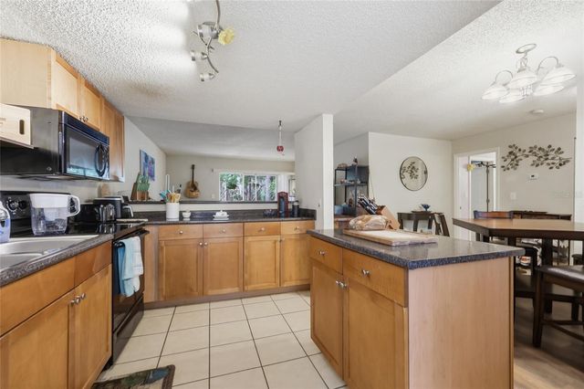 1810 NW 23RD BOULEVARD Bldg 5, 211, Gainesville, FL 32605