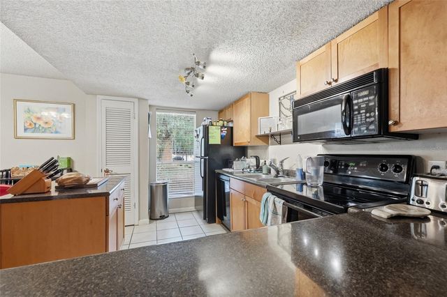 1810 NW 23RD BOULEVARD Bldg 5, 211, Gainesville, FL 32605