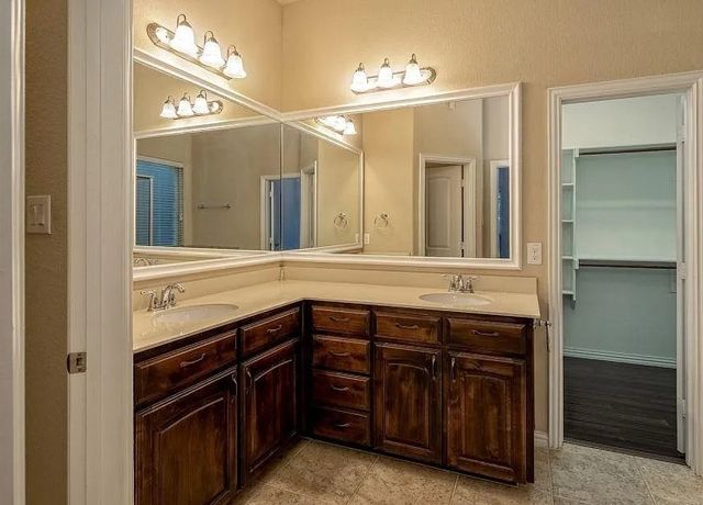 2817 Pioneer Drive, Denton, TX 76210