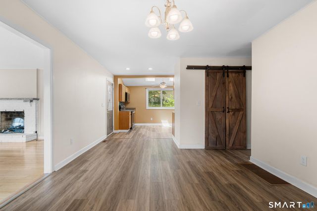 4 Gloria Road, Cromwell, CT 06416