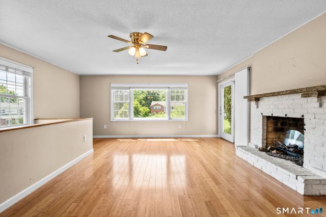 4 Gloria Road, Cromwell, CT 06416
