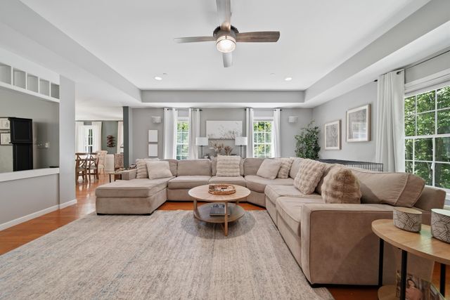 24 Gardensong Drive, Hooksett, NH 03106