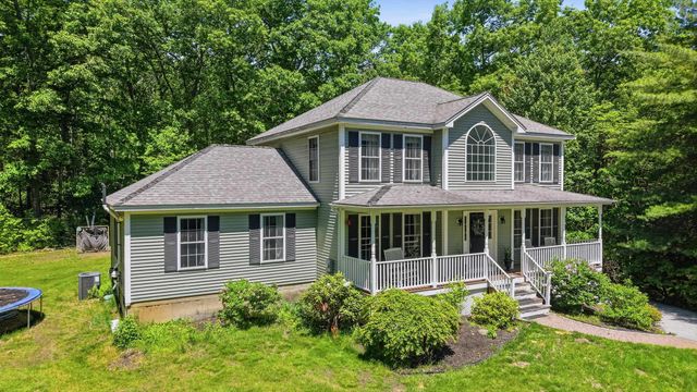 24 Gardensong Drive, Hooksett, NH 03106