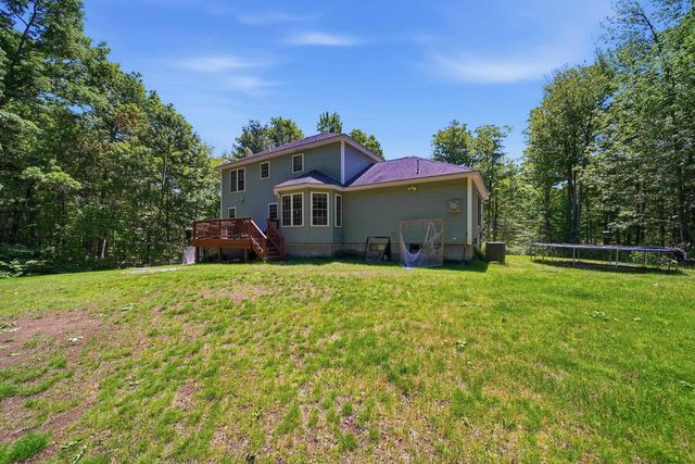 24 Gardensong Drive, Hooksett, NH 03106