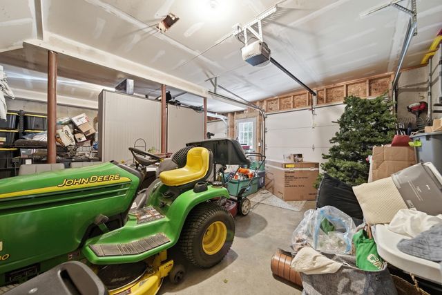 24 Gardensong Drive, Hooksett, NH 03106